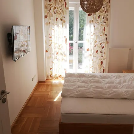 Bms Balance - Fuer Bis Zu 10 Personen, Natur, Entspannung, King Size Bett, Free Parking, Lage, Tv Stick Wolfsburg