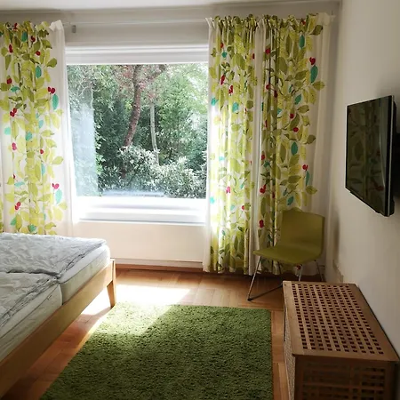 Bms Balance - Fuer Bis Zu 10 Personen, Natur, Entspannung, King Size Bett, Free Parking, Lage, Tv Stick Apartmán