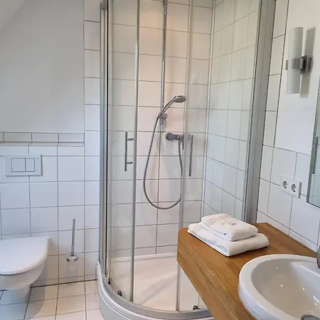 Bms Balance - Fuer Bis Zu 10 Personen, Natur, Entspannung, King Size Bett, Free Parking, Lage, Tv Stick Wolfsburg